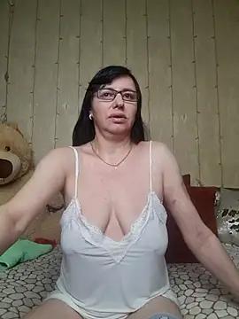 Amberhotqueen from StripChat is Freechat