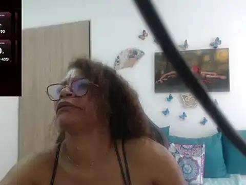 BustyMilf_ from StripChat is Freechat