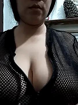 Coralee20 from StripChat is Freechat