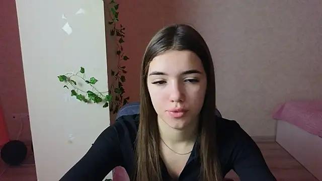 EmiliaRosse from StripChat is Freechat