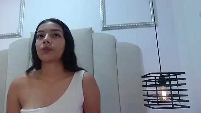 emilygroe from StripChat is Freechat