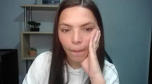 Juliana_sky from StripChat is Freechat