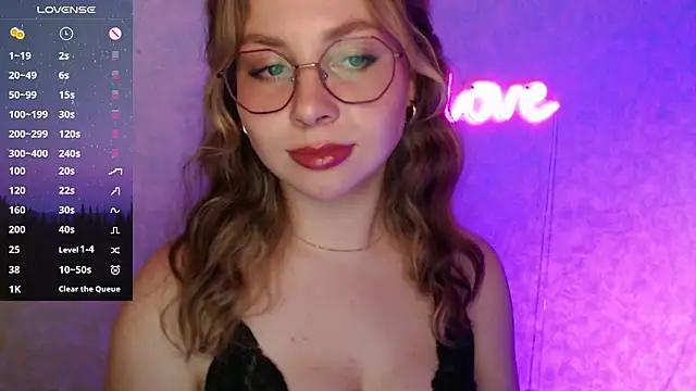 Leah_Reed from StripChat is Freechat