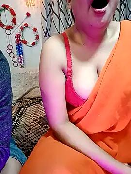 Love_Queen_and_Love_King from StripChat is Freechat