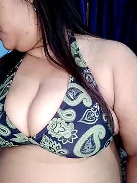 Lusty_bhabhiji from StripChat is Freechat