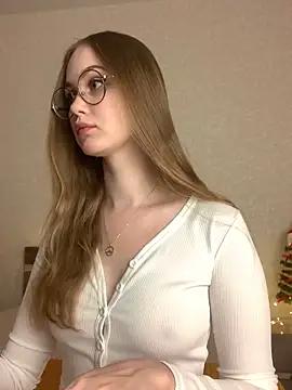 MilaMoor from StripChat is Freechat