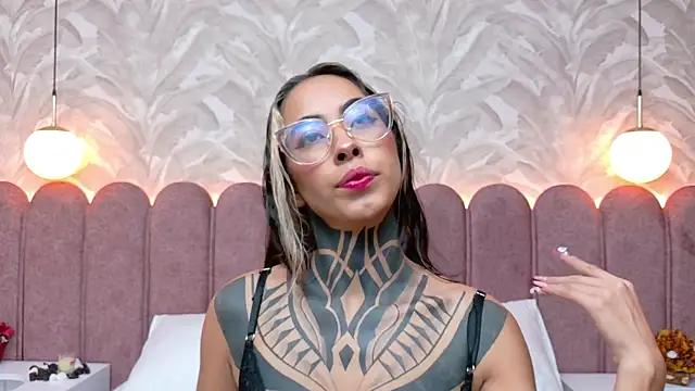 Unleash your urge for fetish cams livestreamers with our pick of steaming hot models, versed in the art of seduction and indulgence.