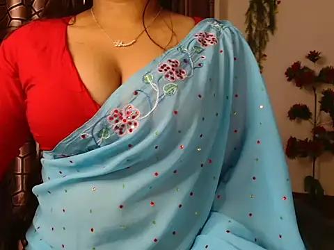 RaishaSEXY from StripChat is Freechat