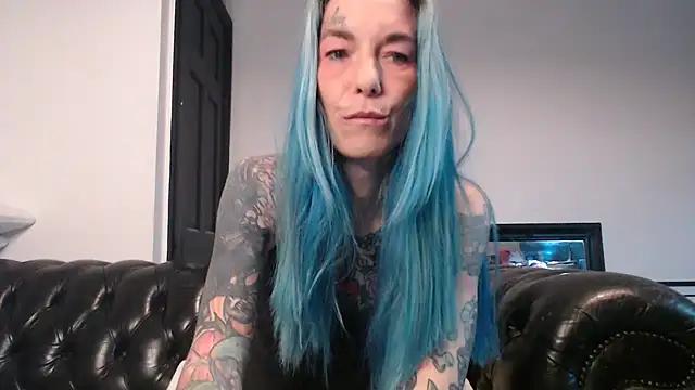 RavenryderUK from StripChat is Freechat