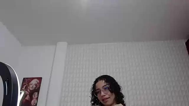 Roxy_Lux from StripChat is Freechat